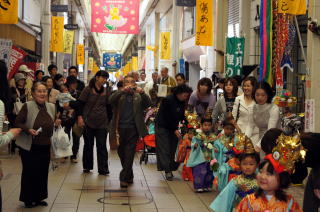 �t�����i